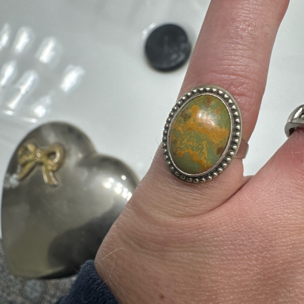 Elegant Silver and Green Stone Ring Navajo Signed 925 Sterling Size 7